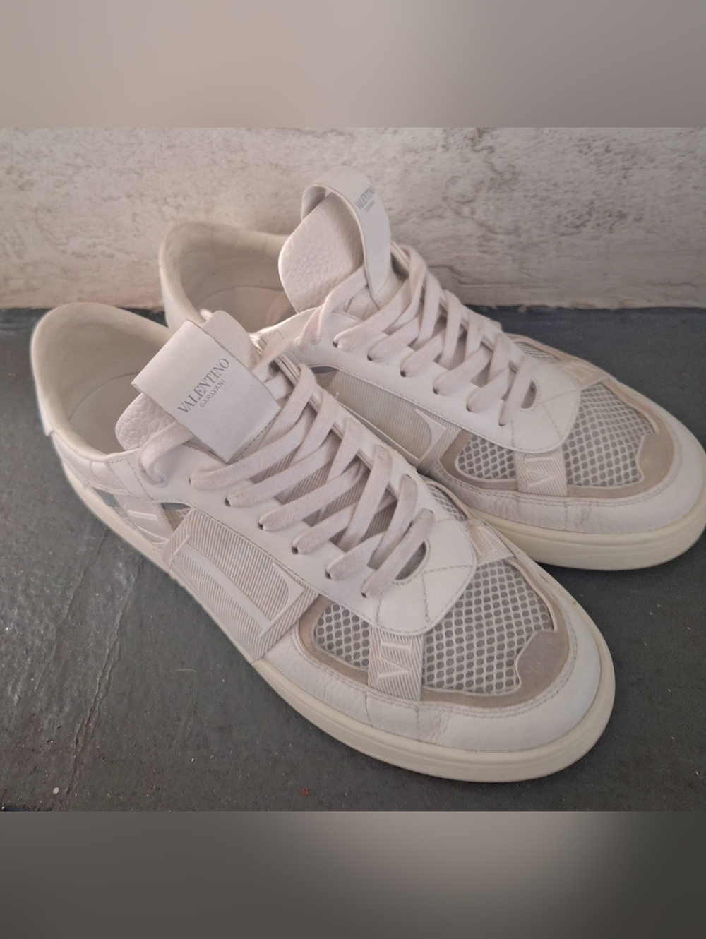 Valentino Men's White Leather & Mesh Low-Top Sneakers 9.5 U.S. 42.5 IT